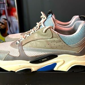 Selling Dior B22s